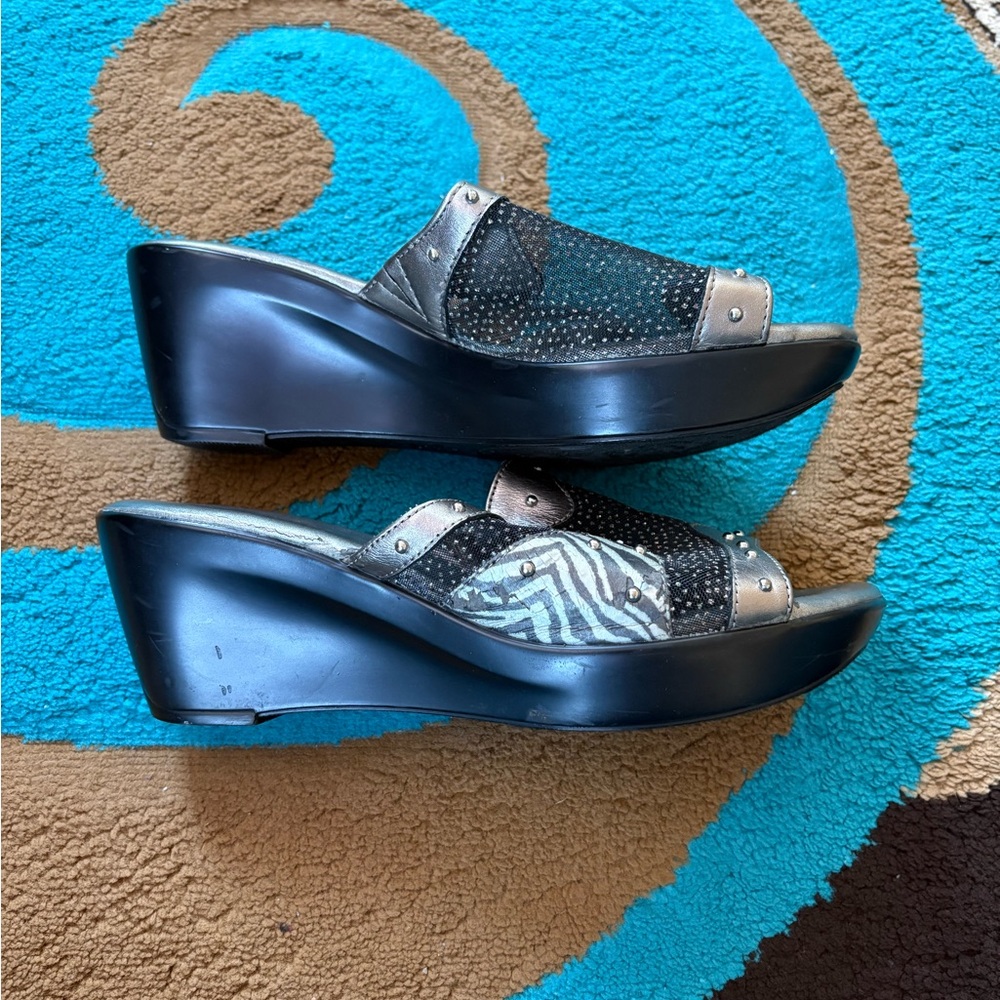 White Mountain Metallic and Black Wedge Mules - Picture 2 of 6